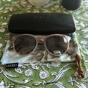 Raen sunglasses- Norie frames in light pink.